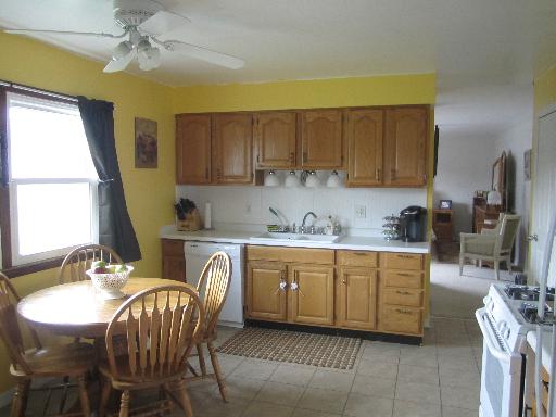 545 Beck Road Lindenhurst, IL 60046 - Photo 6 of 16