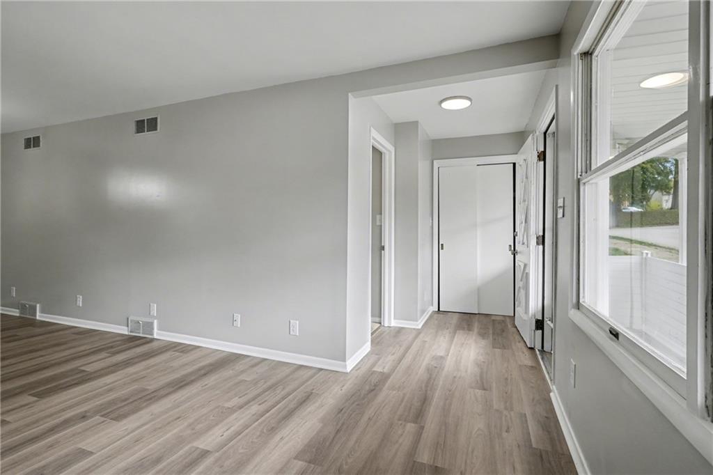 841 East Lutton Street New Castle, PA 16101 - Photo 4 of 38