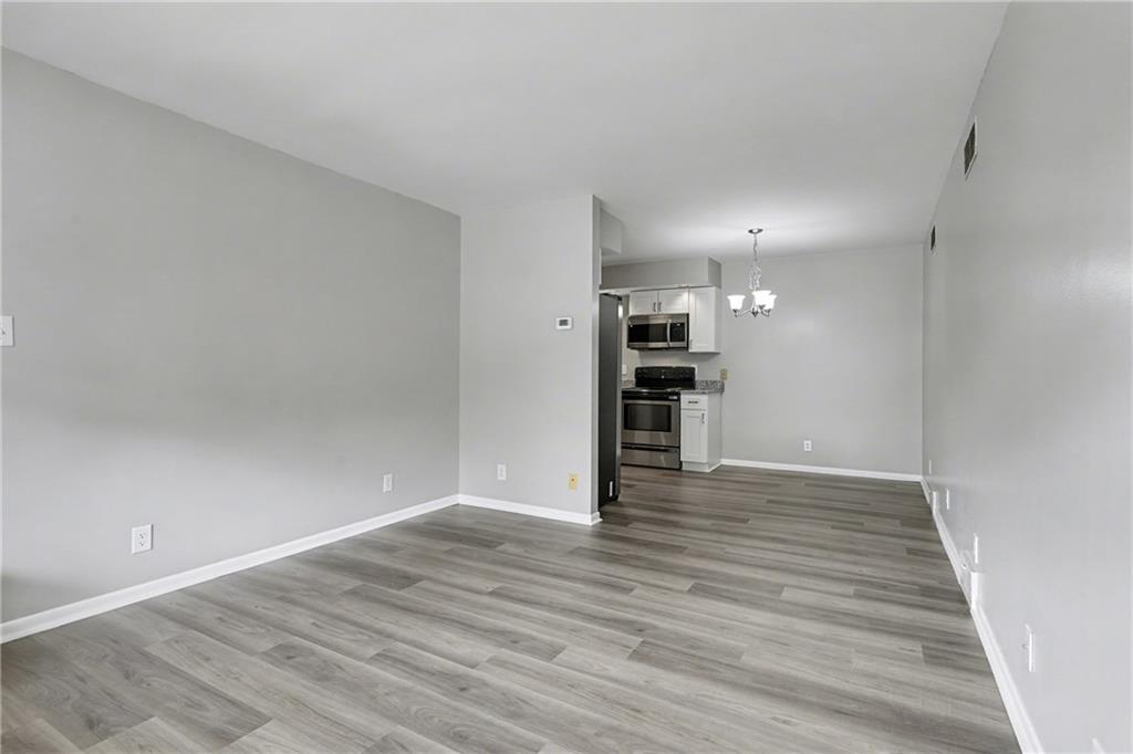 841 East Lutton Street New Castle, PA 16101 - Photo 8 of 38