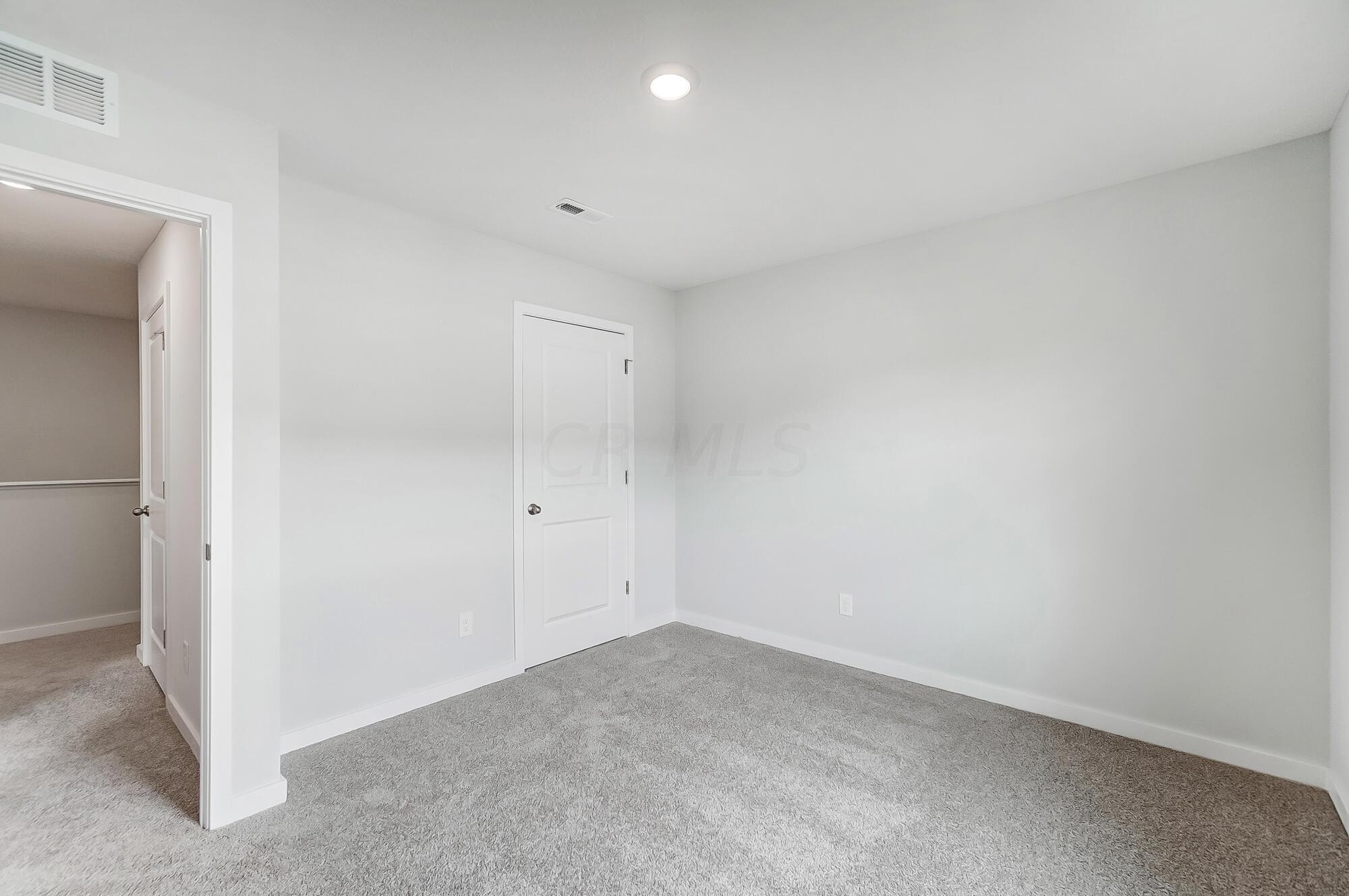 6378 Ripken Street Columbus, OH 43228 - Photo 43 of 51 043