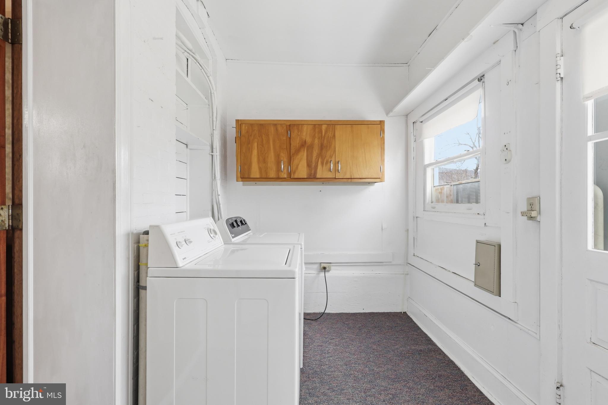 72 South Main Street Smithsburg, MD 21783 - Photo 20 of 48 a utility room with dryer and washer