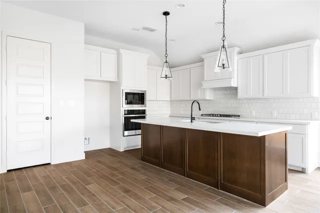 $479,000 | 639 Bay Breeze Drive, Kyle, TX 78640