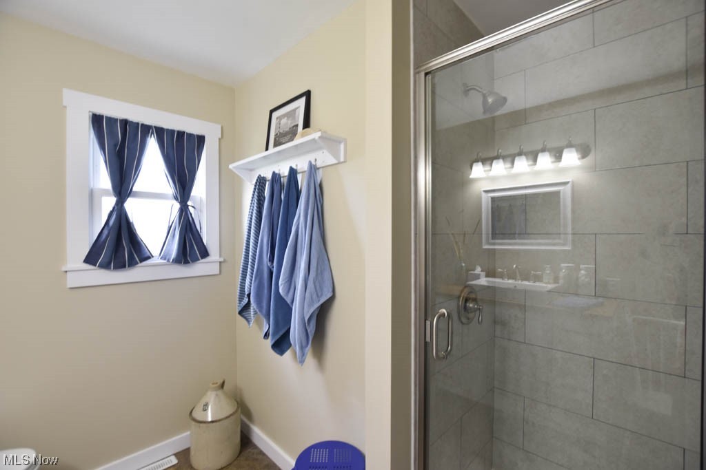 2393 Fulton Road Wooster, OH 44691 - Photo 17 of 35 Full Bathroom