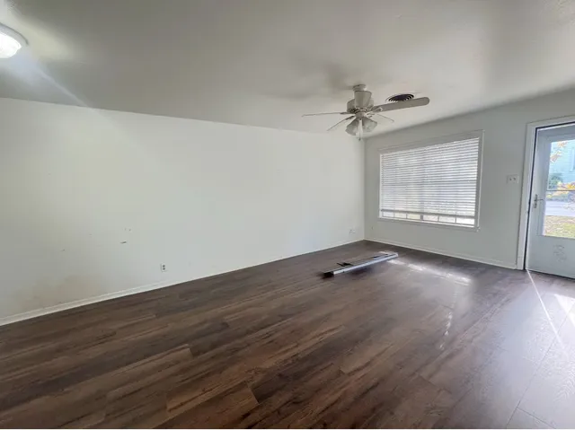 $1,295 | 405 Botts Street, Unit A, Brenham, TX 77833