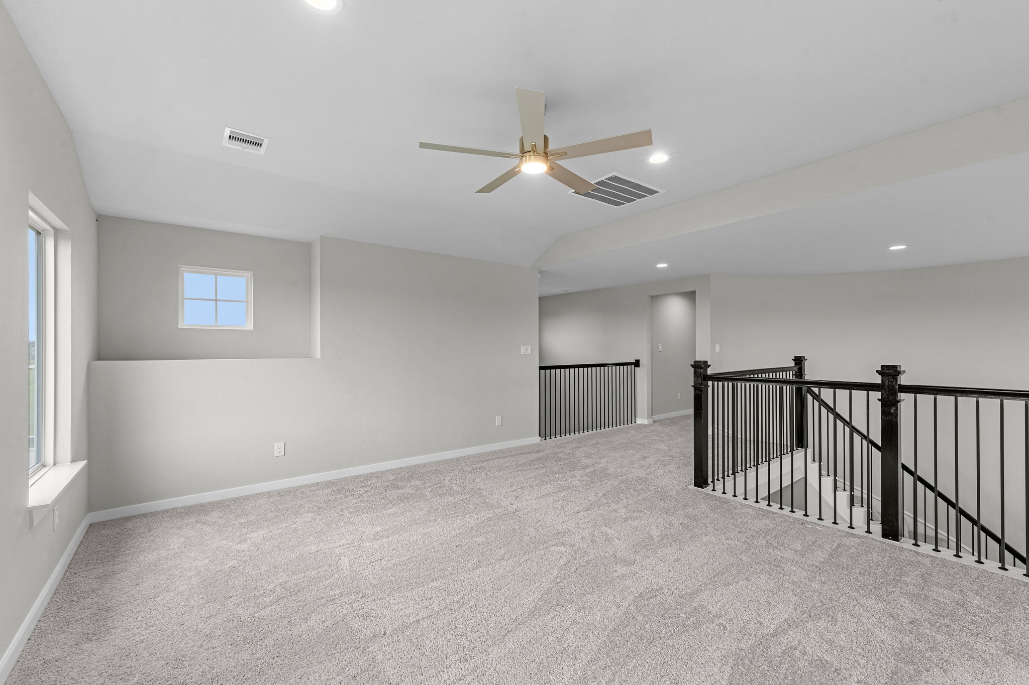 3410 Everglade Lane Rosenberg, TX 77471 - Photo 19 of 39 a view of empty room with ceiling fan
