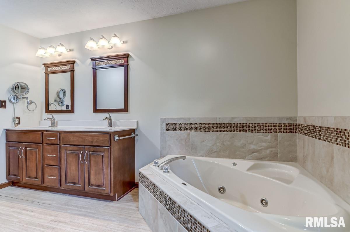 8089 South Vigal Road Pawnee, IL 62558 - Photo 25 of 57
