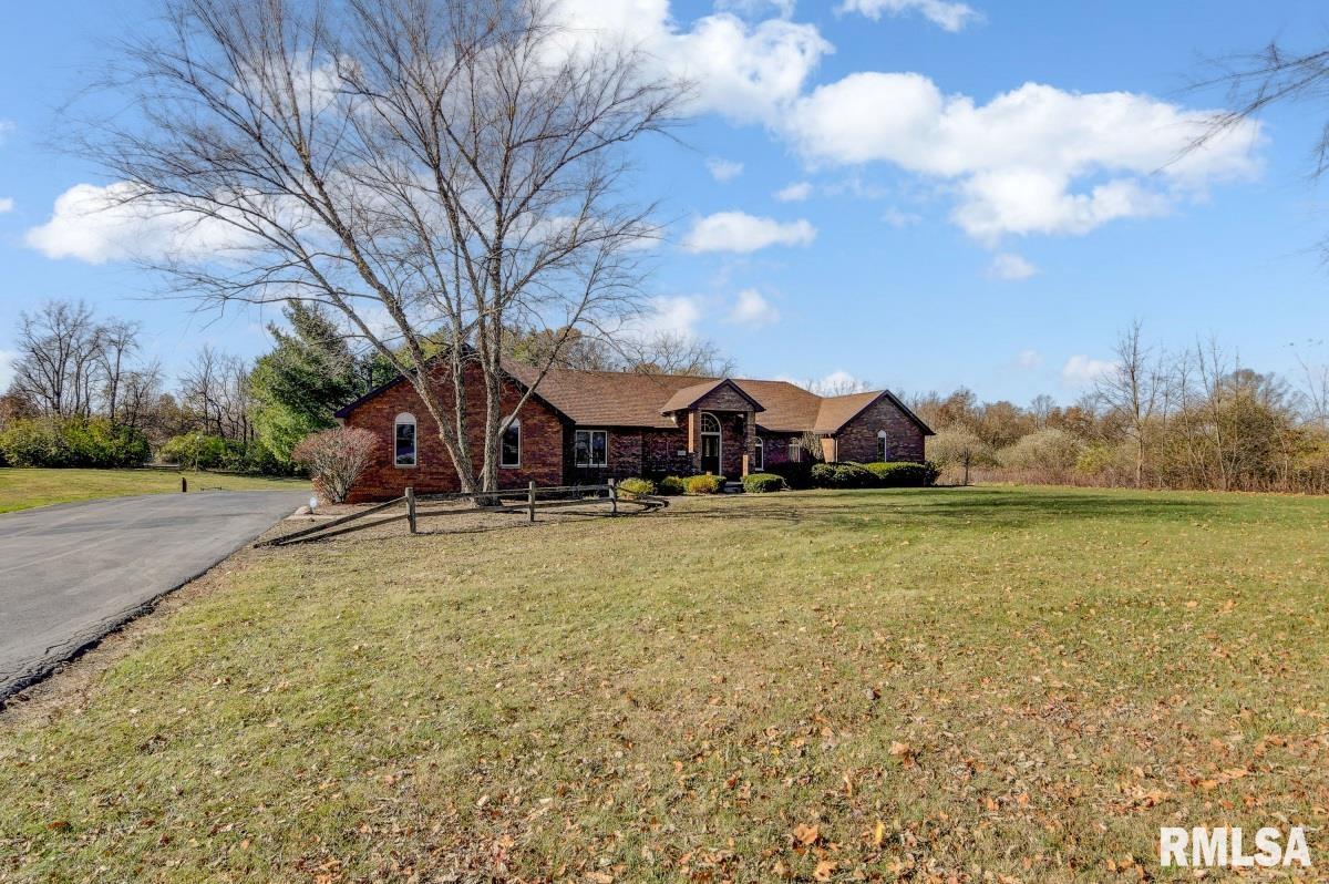 8089 South Vigal Road Pawnee, IL 62558 - Photo 4 of 57