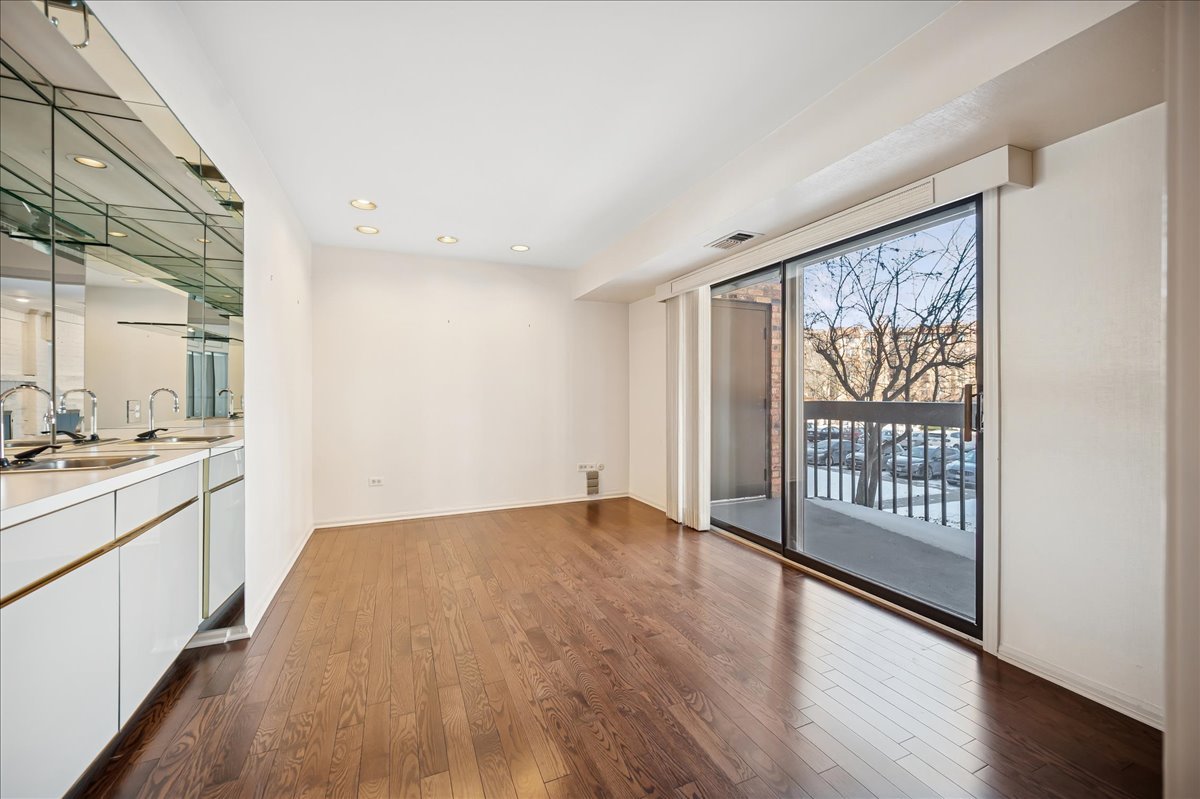 3741 Mission Hills Road, Unit 102 Northbrook, IL 60062 - Photo 13 of 22