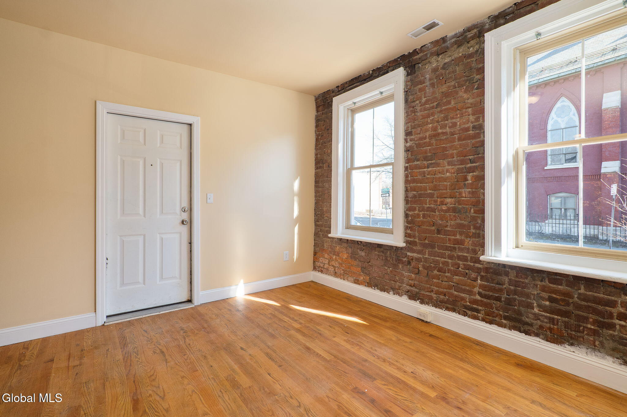 73 Clinton Street Albany, NY 12202 - Photo 5 of 30 6-web-or-mls-73ClintonSt_06