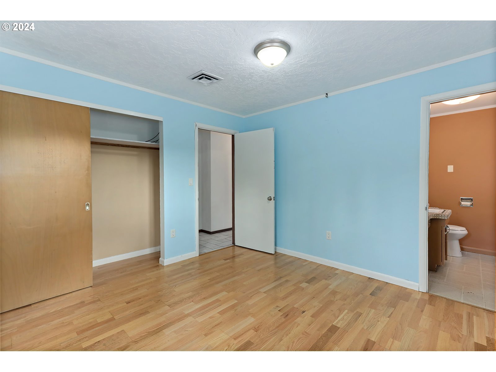 1465 Tucker Road Hood River, OR 97031 - Photo 17 of 48 a view of an empty room