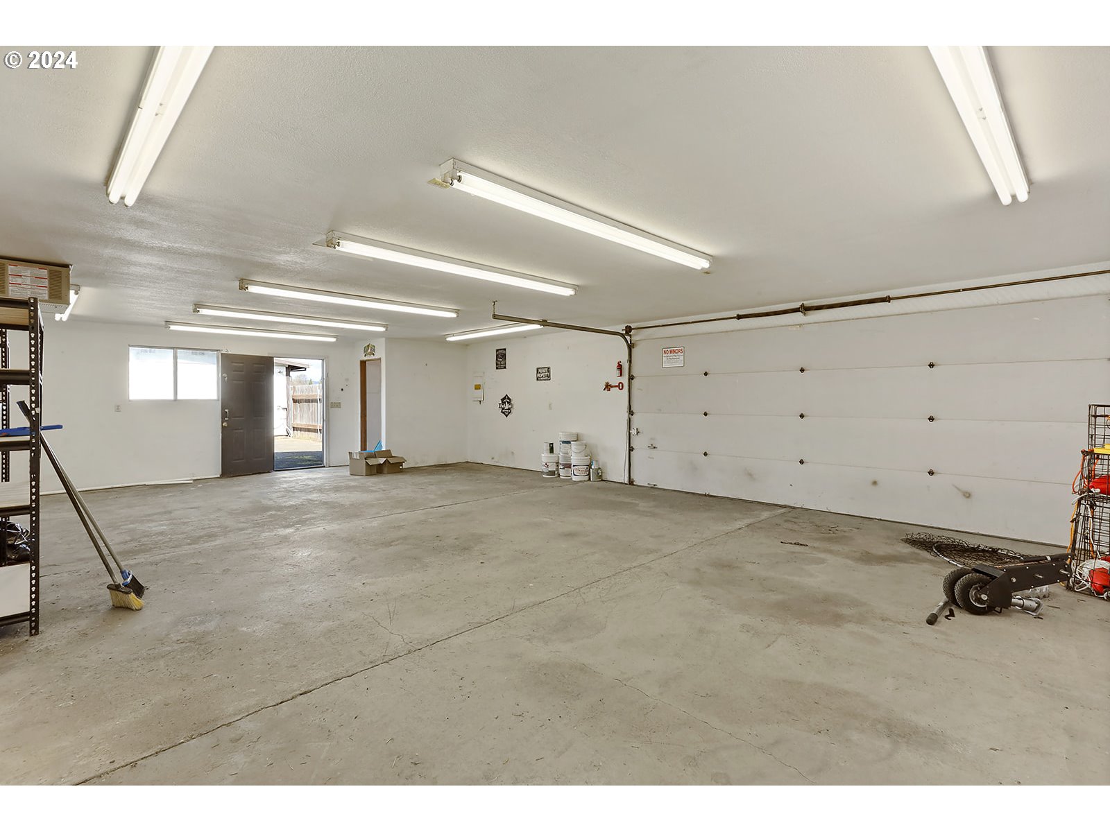 1465 Tucker Road Hood River, OR 97031 - Photo 42 of 48 a view of an empty room