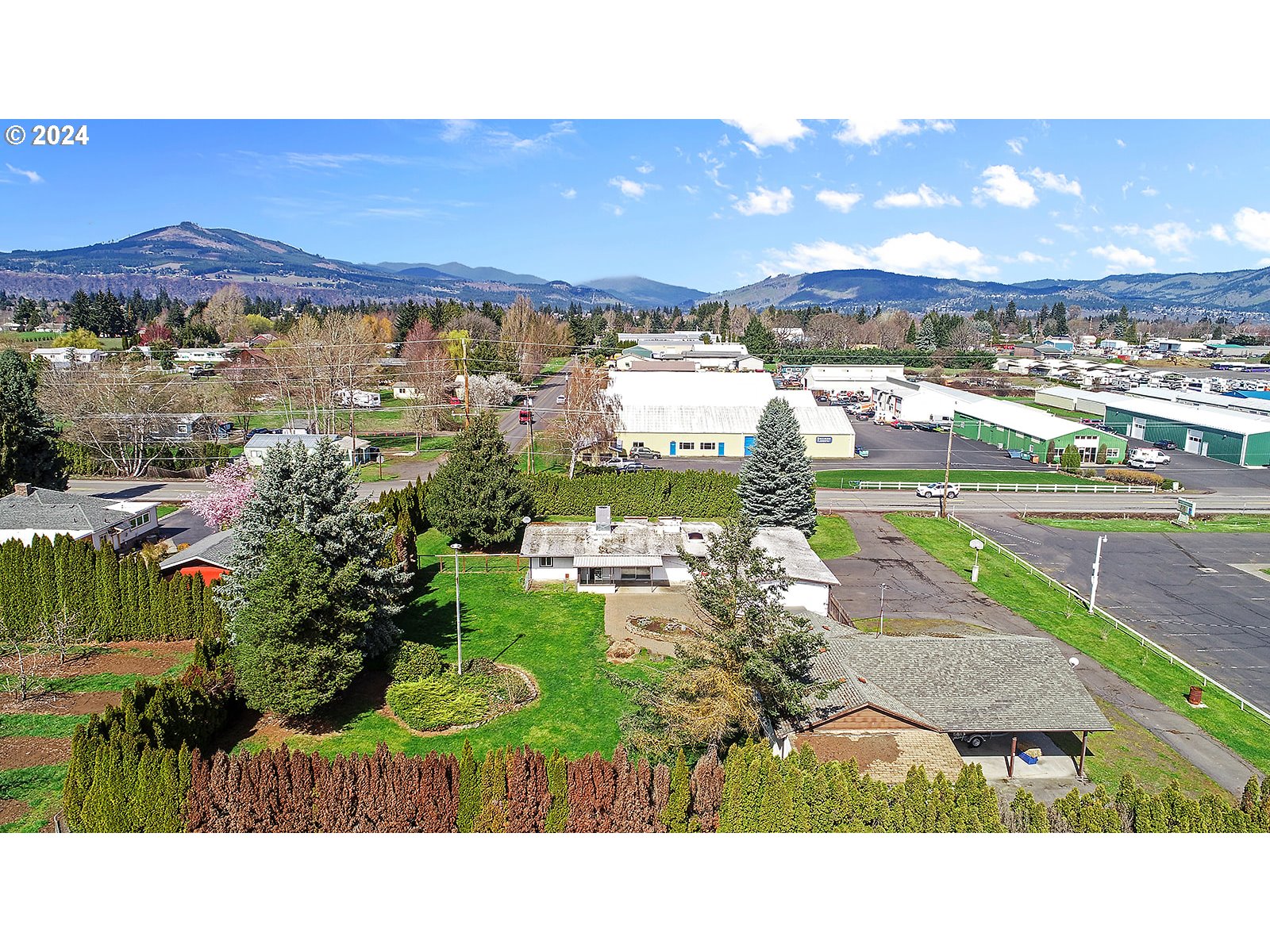 1465 Tucker Road Hood River, OR 97031 - Photo 47 of 48 a picture of city view with lake view