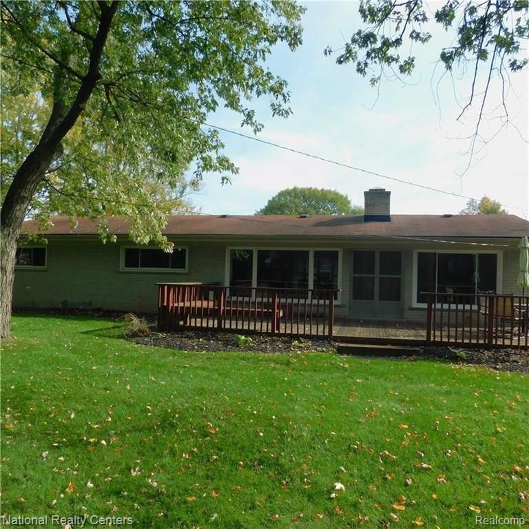 32051 Middlebelt Road Farmington Hills, MI 48334 - Photo 3 of 17