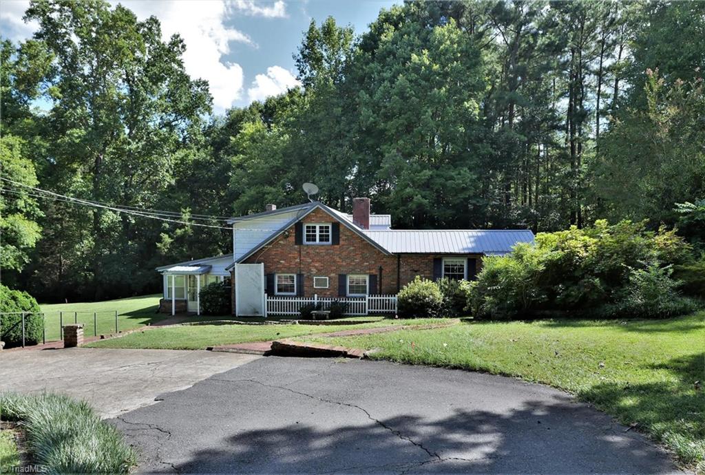 8230 Hawkins Road Clemmons, NC 27012 - Photo 2 of 30