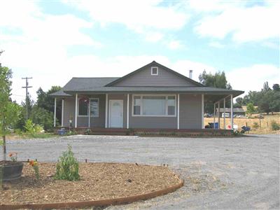 5450 Henning Road Sebastopol, CA 95472 - Photo 8 of 8 front view of a house with a yard