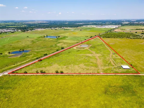 $490,777 | 1041 County Road 310A, Cleburne, TX 76031