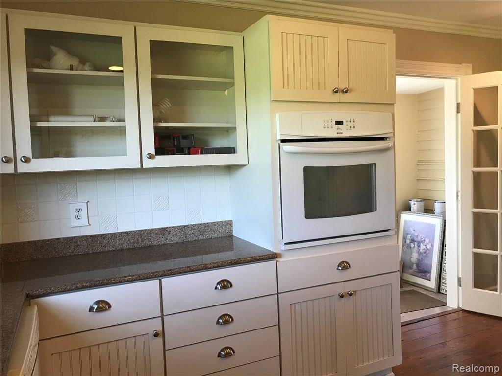 18636 Inkster Road Romulus, MI 48174 - Photo 24 of 32