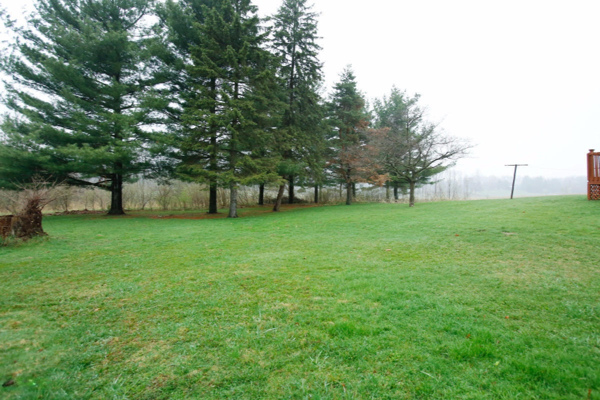 8294 Kingsbury Road Delton, MI 49046 - Photo 26 of 29 15016531_24