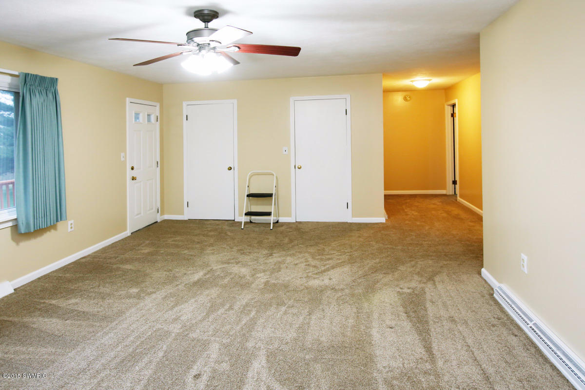 8294 Kingsbury Road Delton, MI 49046 - Photo 6 of 29 15016531_05