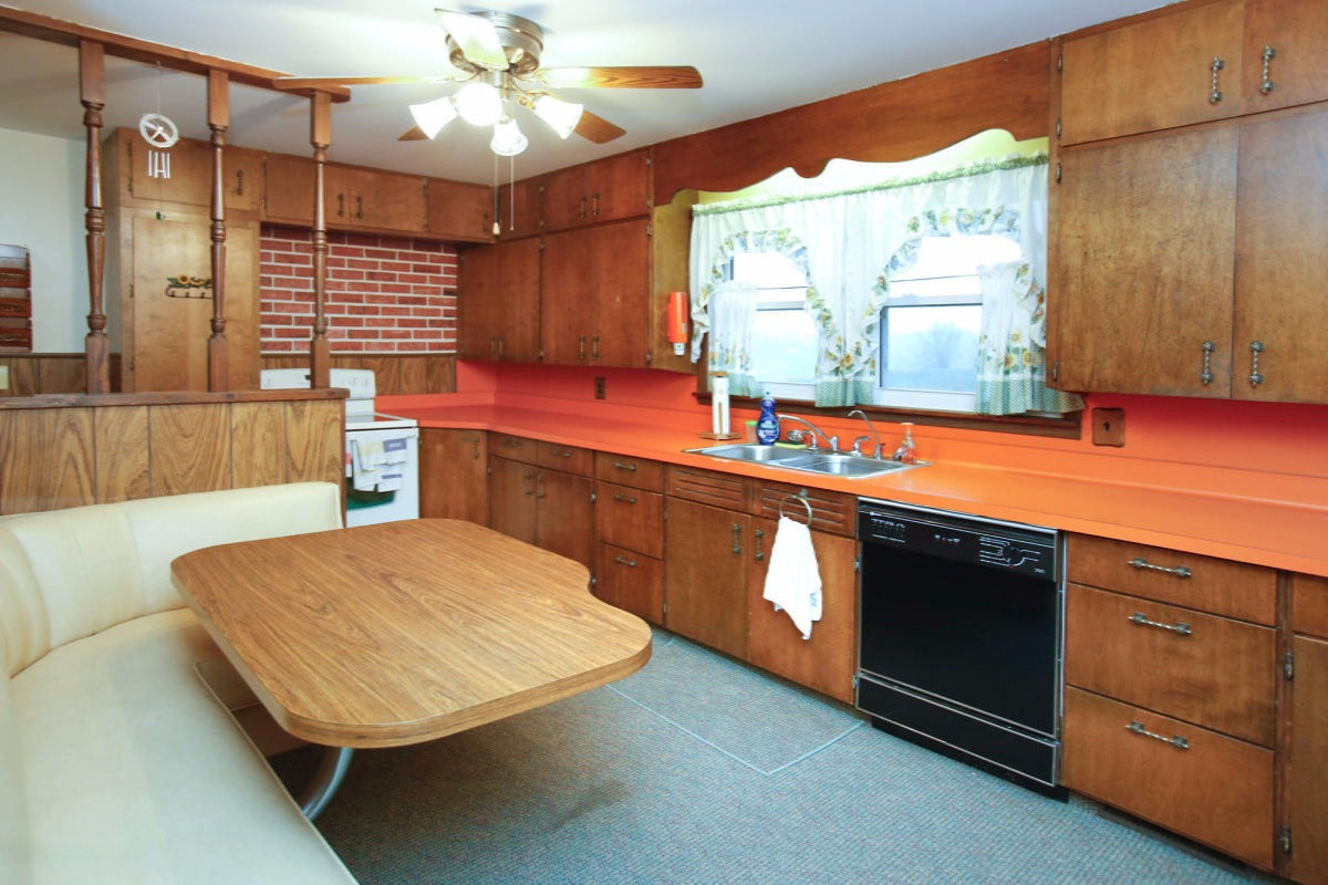 8294 Kingsbury Road Delton, MI 49046 - Photo 7 of 29 15016531_06