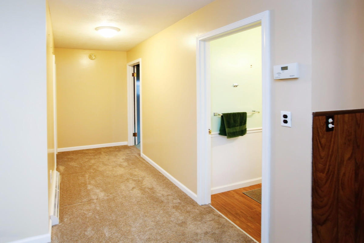 8294 Kingsbury Road Delton, MI 49046 - Photo 10 of 29 15016531_09