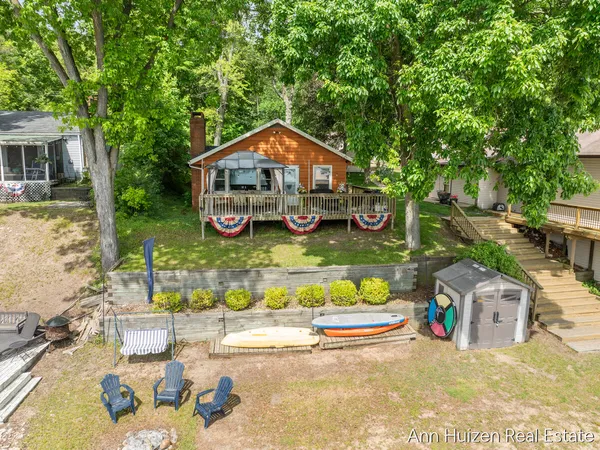 $349,900 | 11415 Oak Drive, Delton, MI 49046
