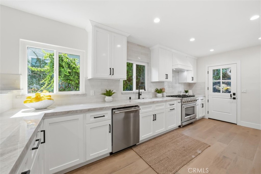 4611 Vanderhill Road Torrance, CA 90505 - Photo 14 of 42