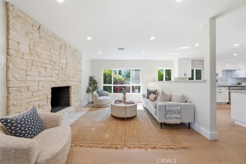 4611 Vanderhill Road Torrance, CA 90505 - Photo 5 of 42