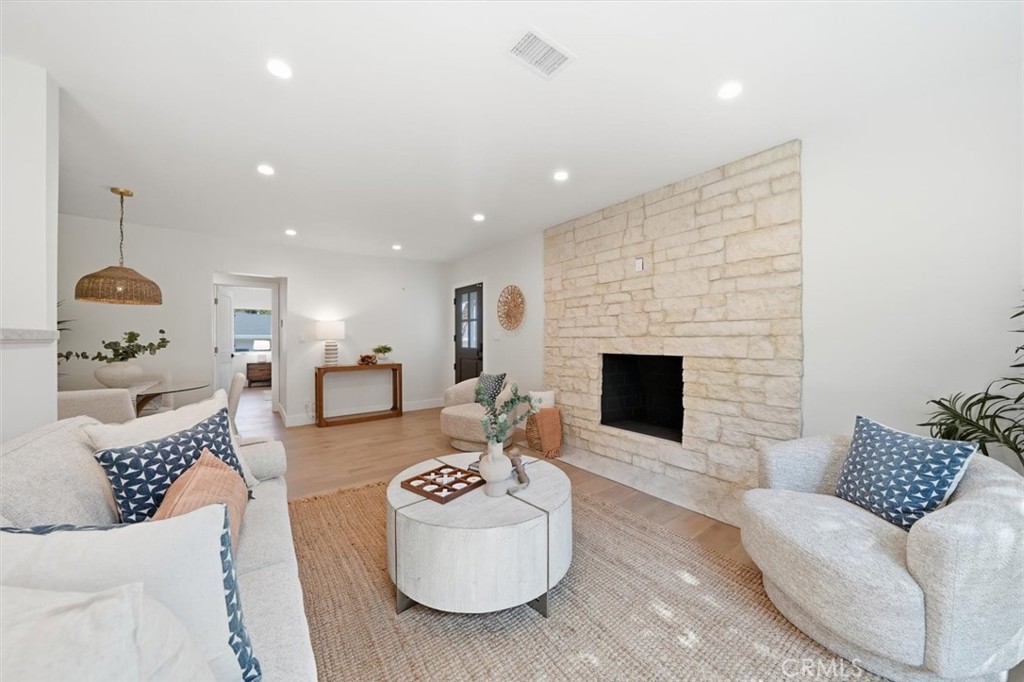 4611 Vanderhill Road Torrance, CA 90505 - Photo 9 of 42