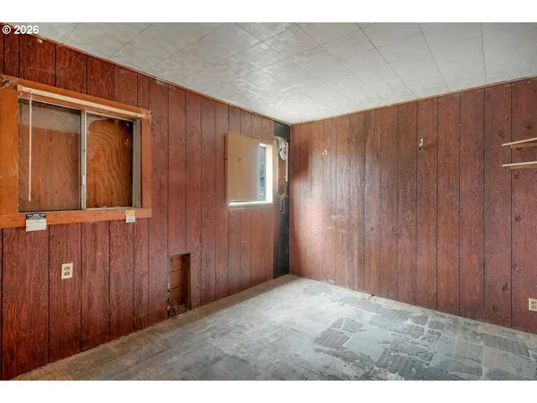 $194,900 | 26562 Highway 36, Cheshire, OR 97419