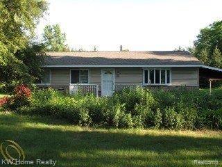2520 South Fenton Road Holly, MI 48442 - Photo 1 of 18 FRONT