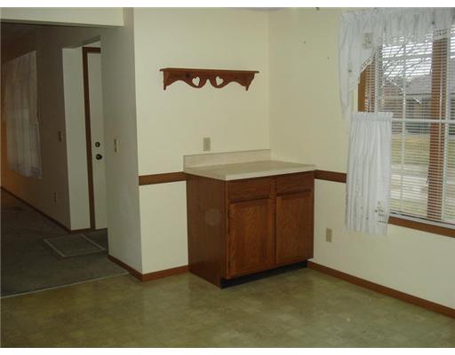 1132 Armsgate Road, Unit 175 Springfield, OH 45503 - Photo 6 of 18