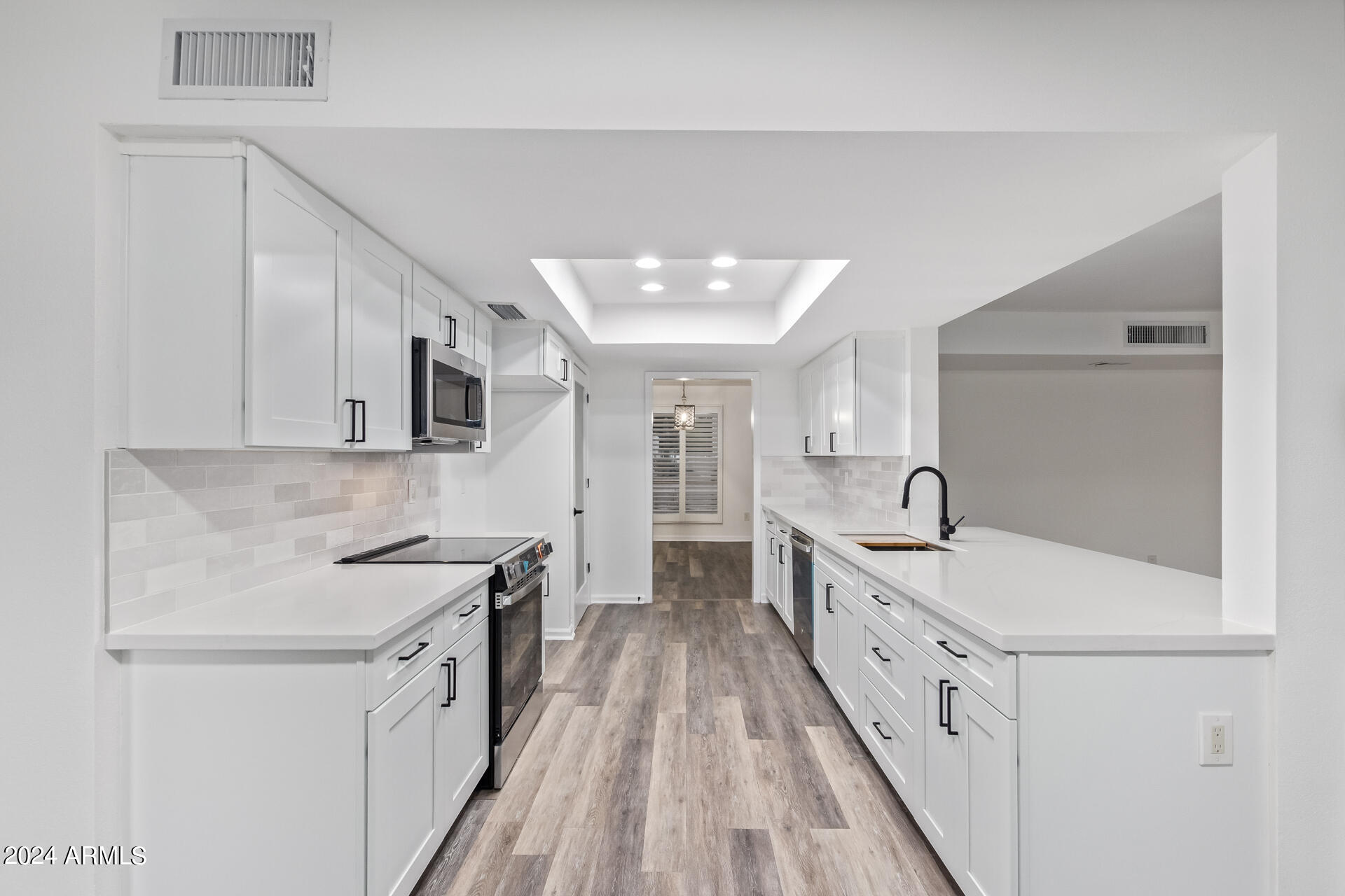 1893 East Bendix Drive Tempe, AZ 85283 - Photo 14 of 40 26 - Bendix