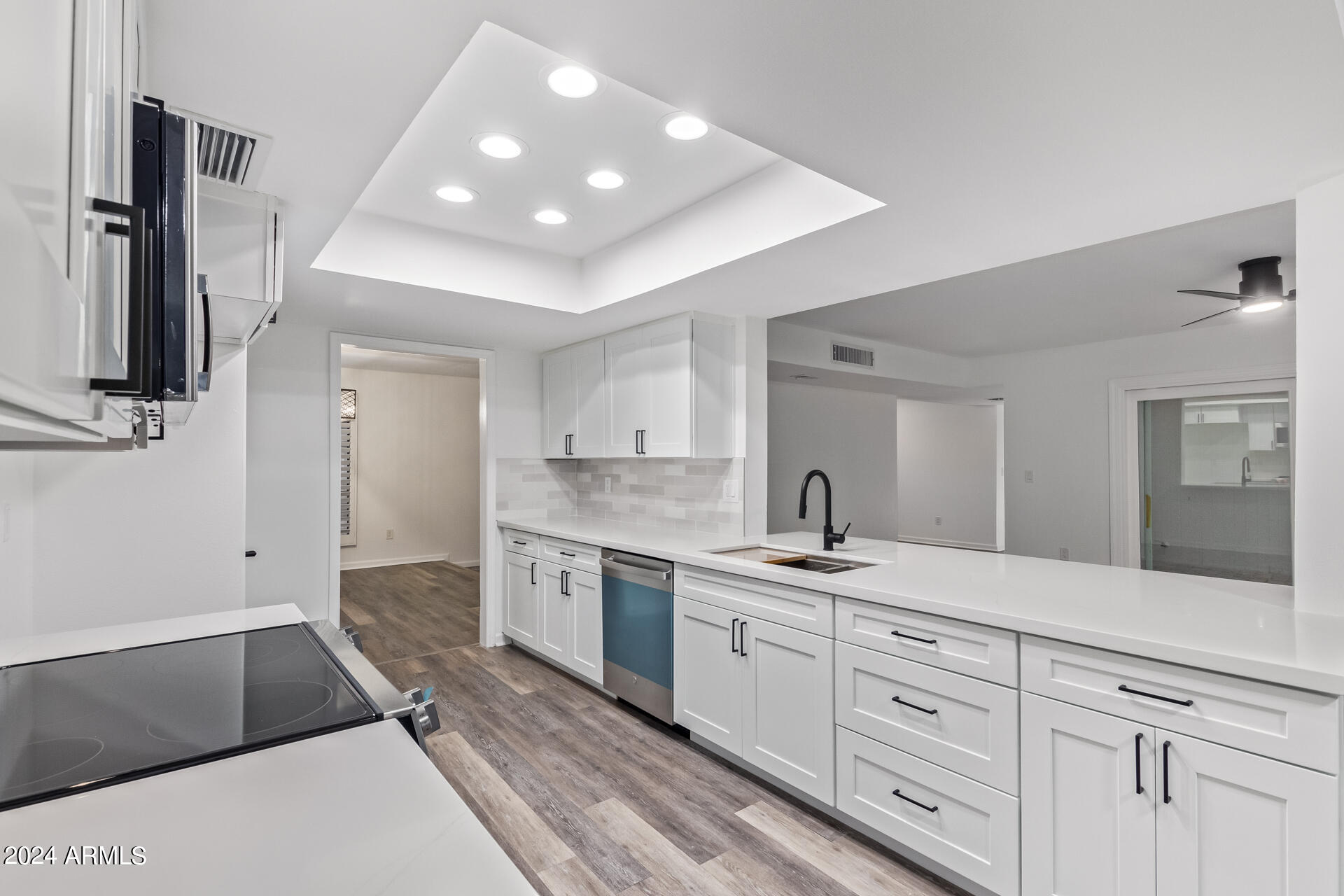 1893 East Bendix Drive Tempe, AZ 85283 - Photo 17 of 40 28 - Bendix