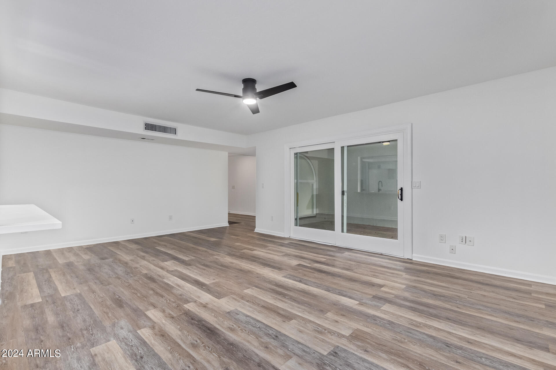 1893 East Bendix Drive Tempe, AZ 85283 - Photo 21 of 40 22 - Bendix