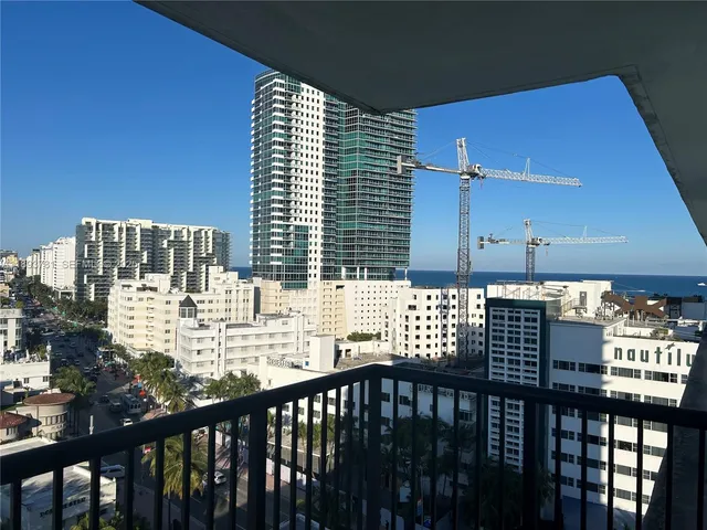 $379,900 | 1800 Collins Avenue, Unit 15B, Miami Beach, FL 33139