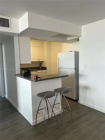 $379,900 | 1800 Collins Avenue, Unit 15B, Miami Beach, FL 33139