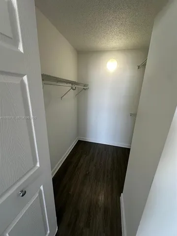 $379,900 | 1800 Collins Avenue, Unit 15B, Miami Beach, FL 33139