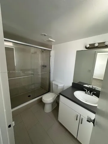 $379,900 | 1800 Collins Avenue, Unit 15B, Miami Beach, FL 33139