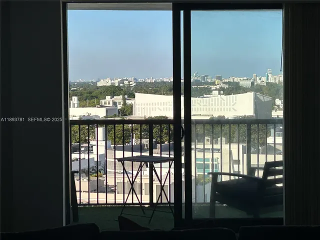 $379,900 | 1800 Collins Avenue, Unit 15B, Miami Beach, FL 33139