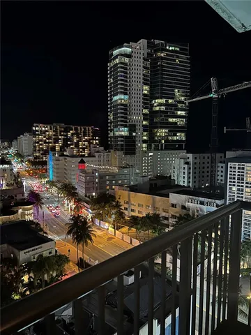 $379,900 | 1800 Collins Avenue, Unit 15B, Miami Beach, FL 33139