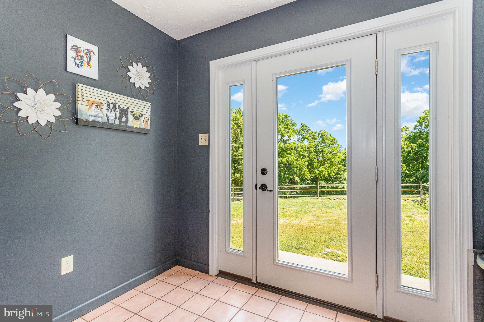 470 Red Hill Road Hanover, PA 17331 - Photo 8 of 60 Foyer