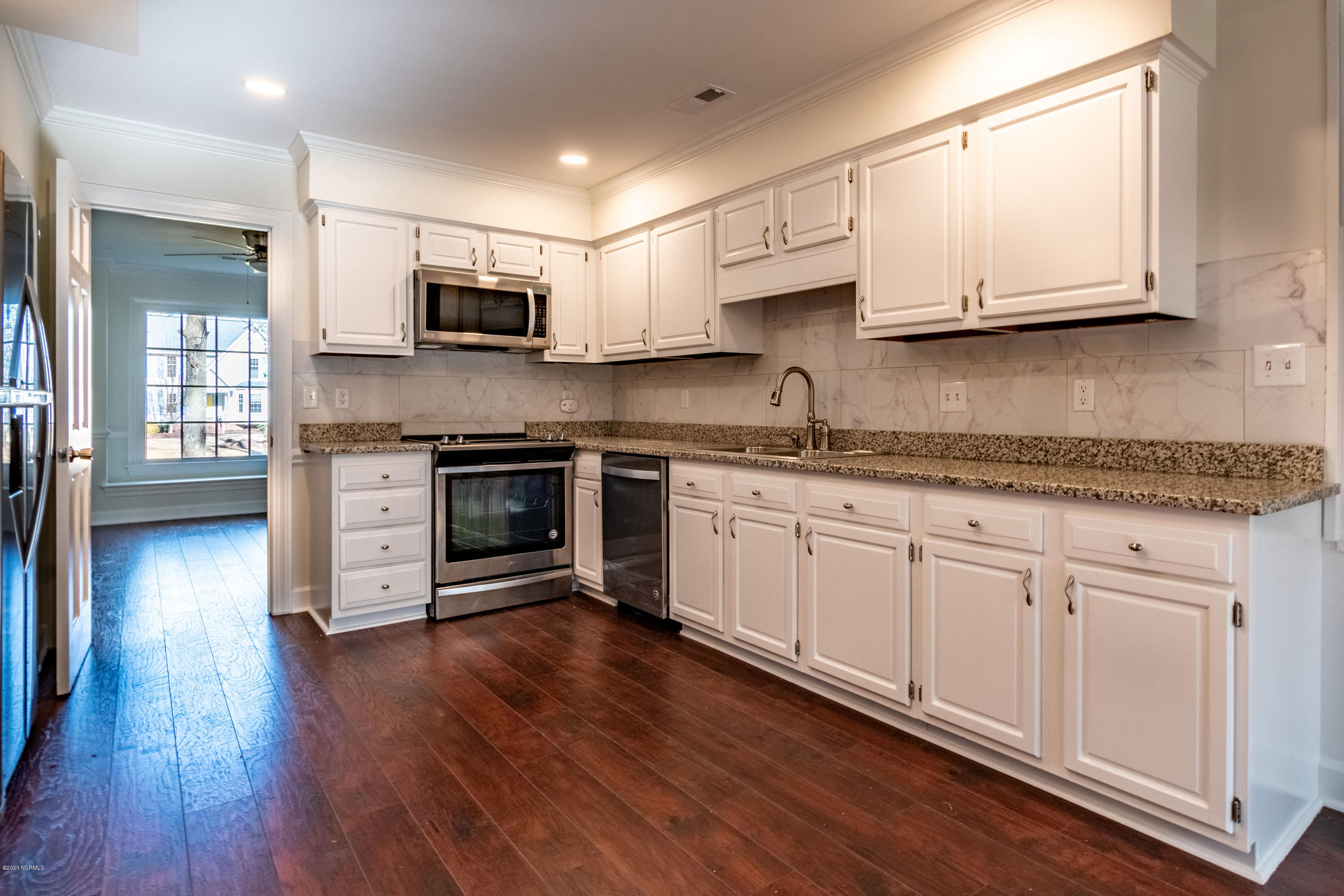 118 Duke Road Winterville, NC 28590 - Photo 4 of 41 118DukeKitchen1