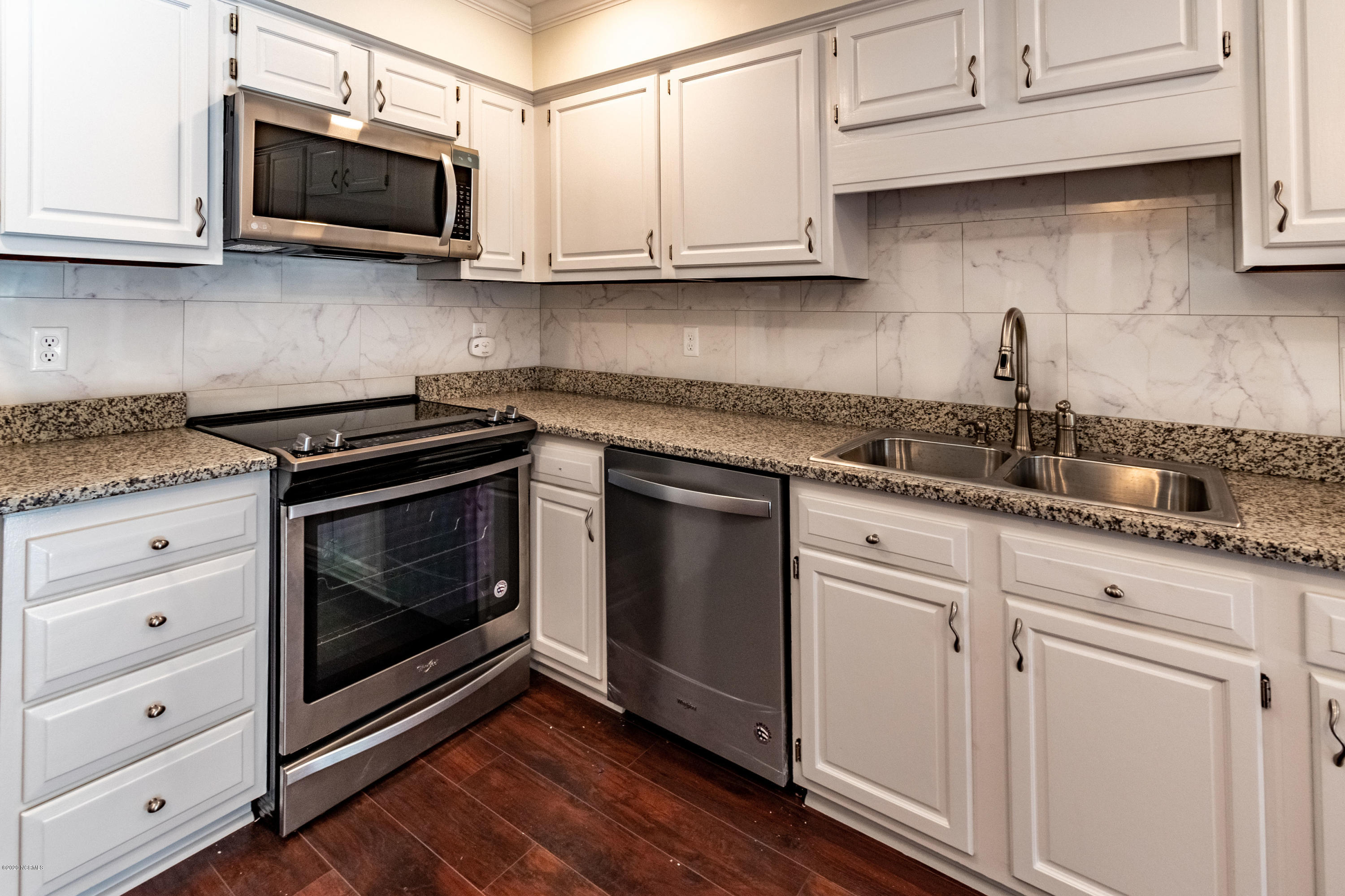 118 Duke Road Winterville, NC 28590 - Photo 7 of 41 118DukeKitchen4
