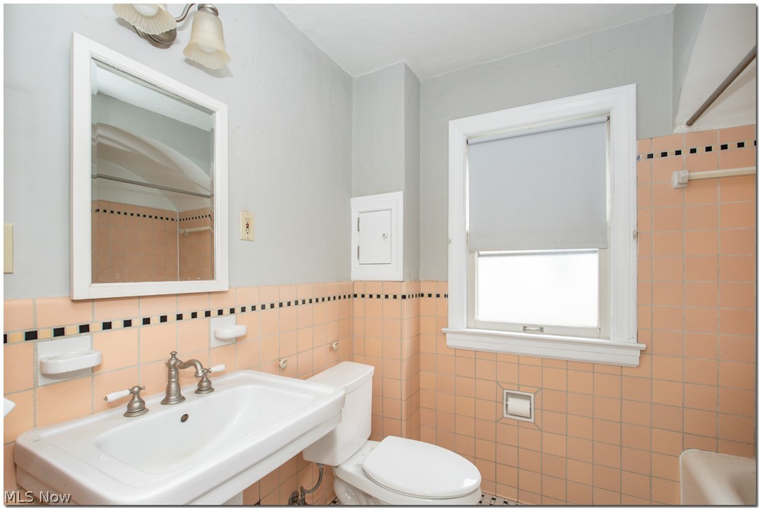 2296 Allison Road University Heights, OH 44118 - Photo 18 of 35
