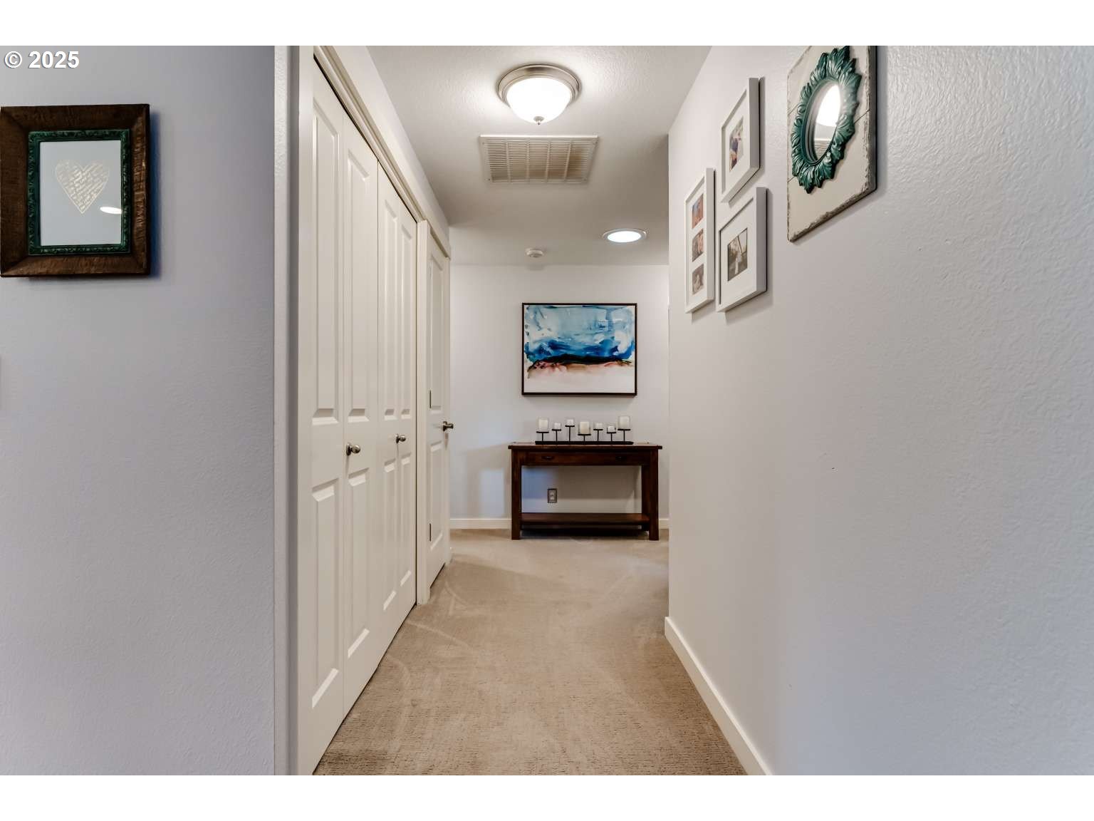 1253 Alfaretta Drive Eugene, OR 97401 - Photo 18 of 33 a bathroom with a sink and a mirror