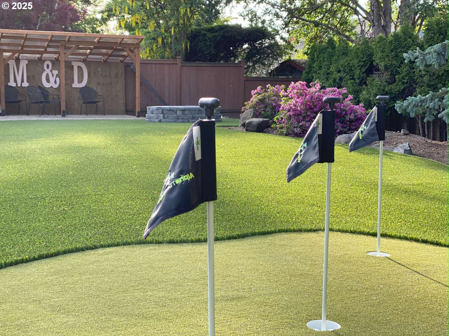 1253 Alfaretta Drive Eugene, OR 97401 - Photo 29 of 33 a view of a outdoor space