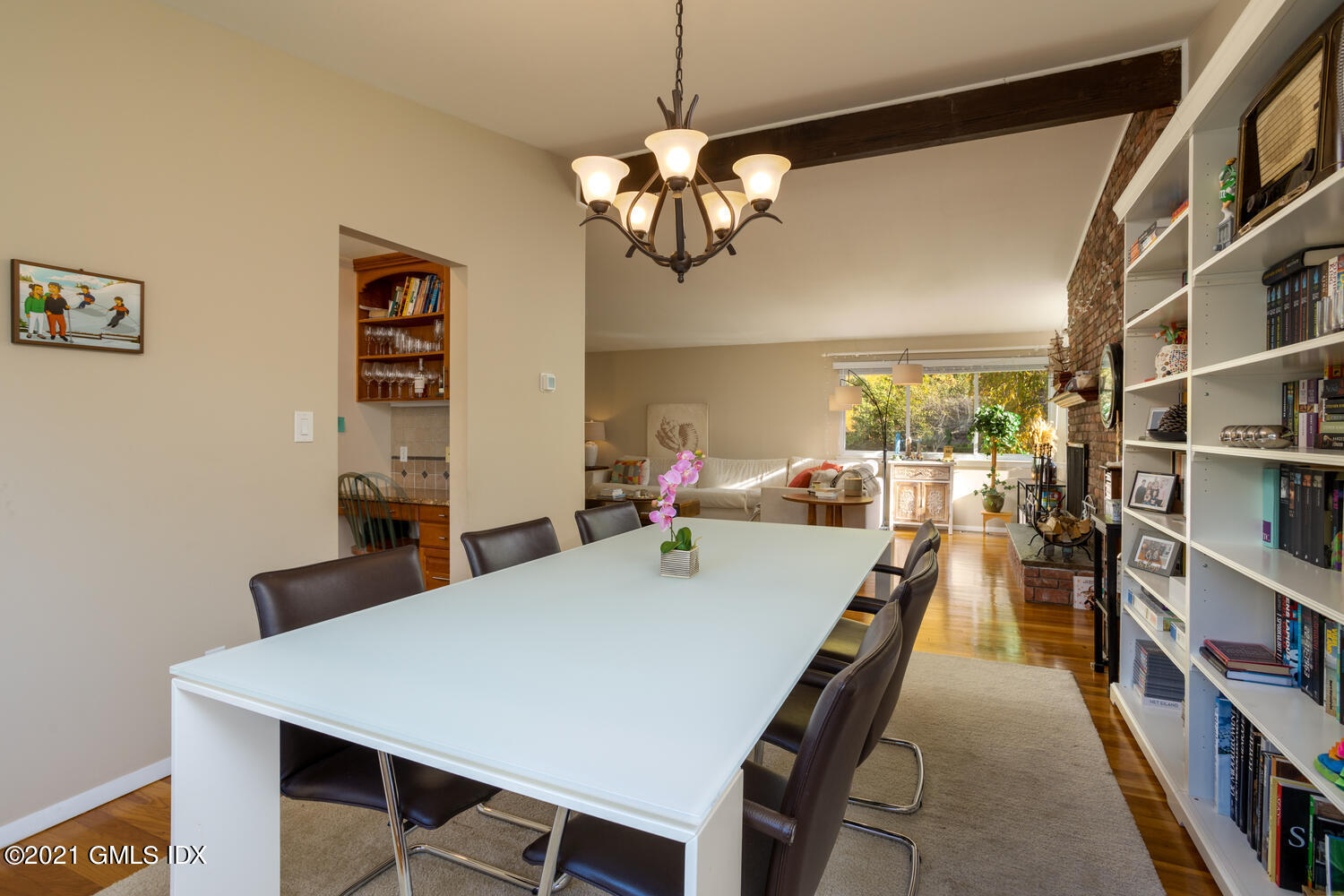 89 Florence Road Riverside, CT 06878 - Photo 10 of 34 a dining room with a table and chairs