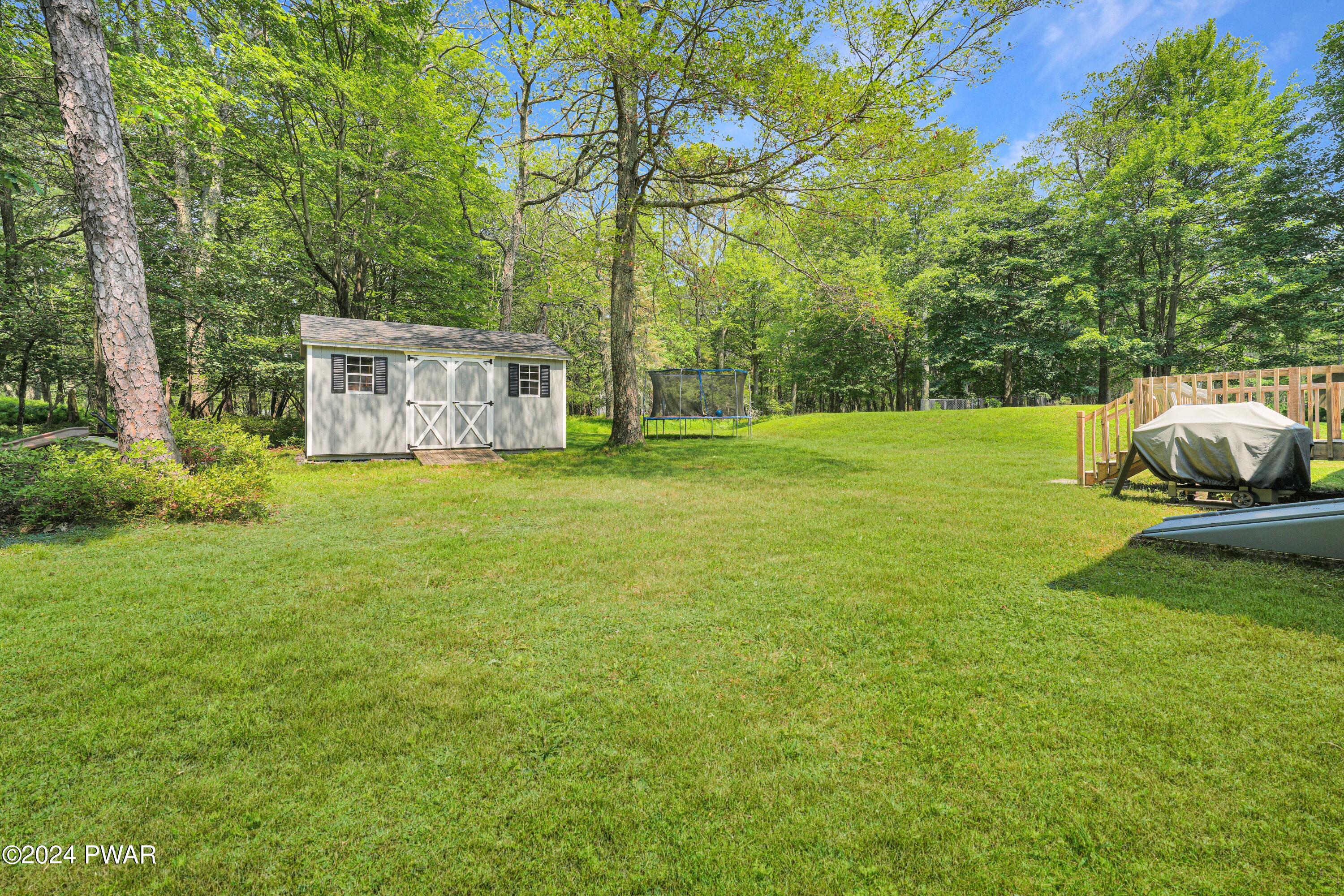 139 Caribou Road Dingmans Ferry, PA 18328 - Photo 4 of 24