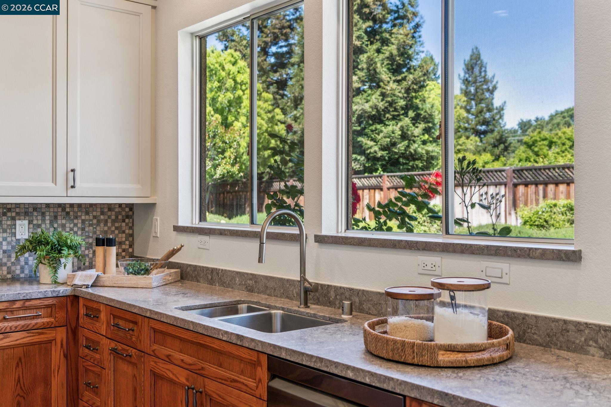 1869 Renee Way Concord, CA 94521 - Photo 28 of 93